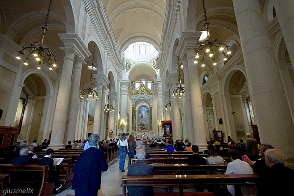 Basilica di Bonaria (40D_7002_1rid).jpg